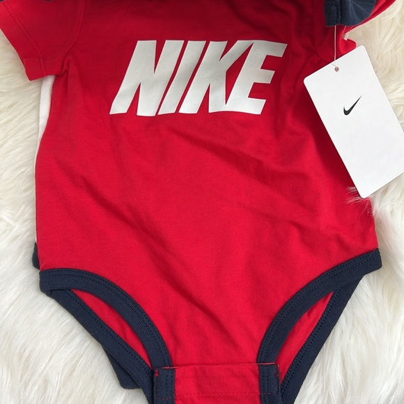 Nike onesie brand new size 6M with tag - Picture 2 of 3